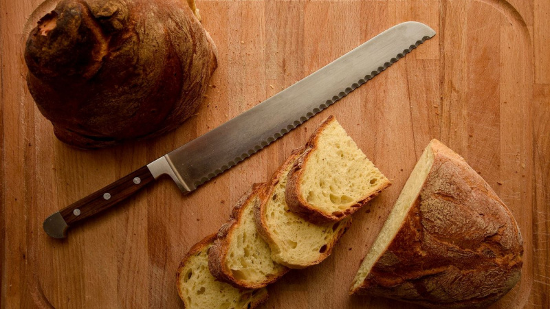 Доска для хлеба: какая нужна для нарезки и подачи к столу